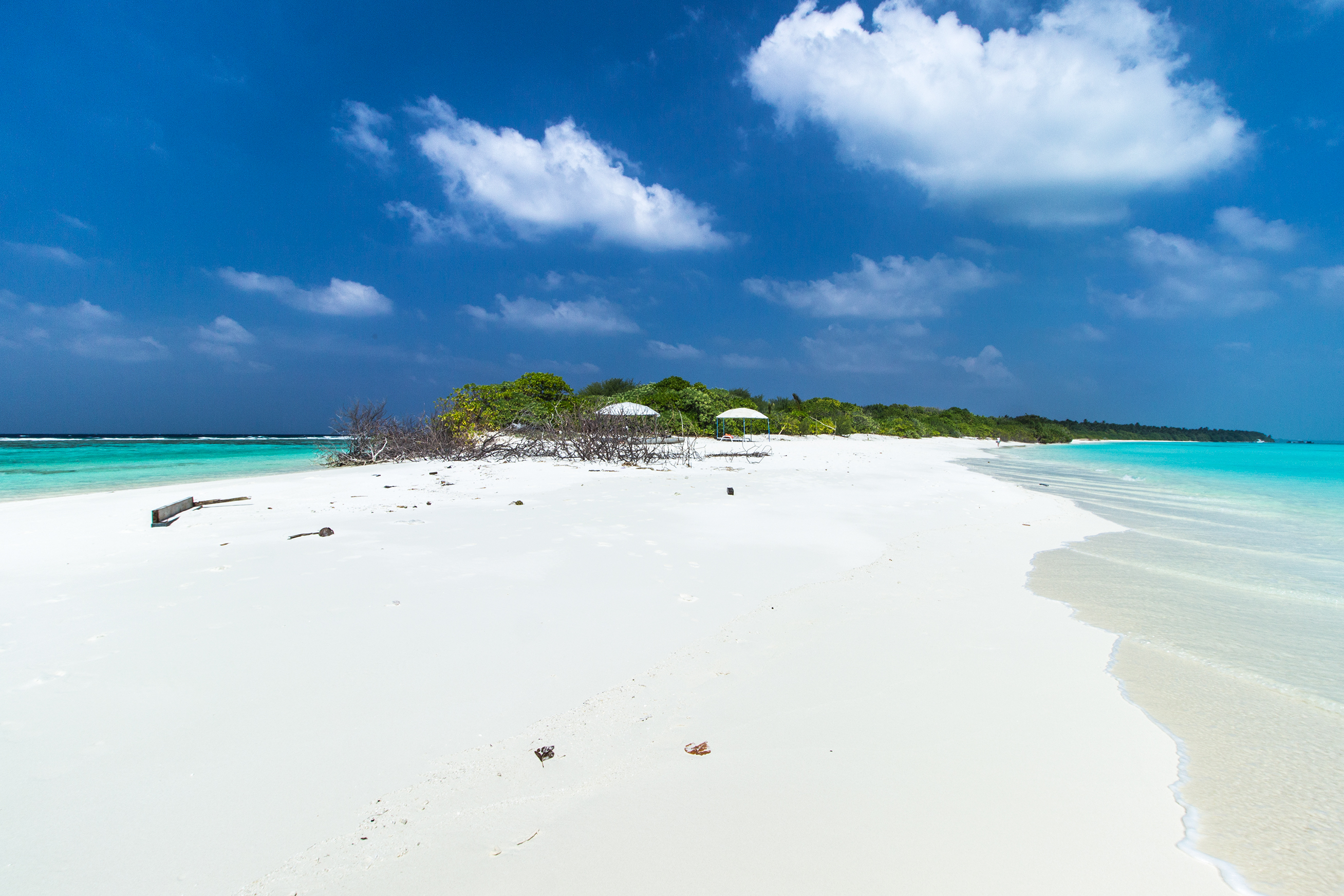 Пляж острова Фуладу на Мальдивах